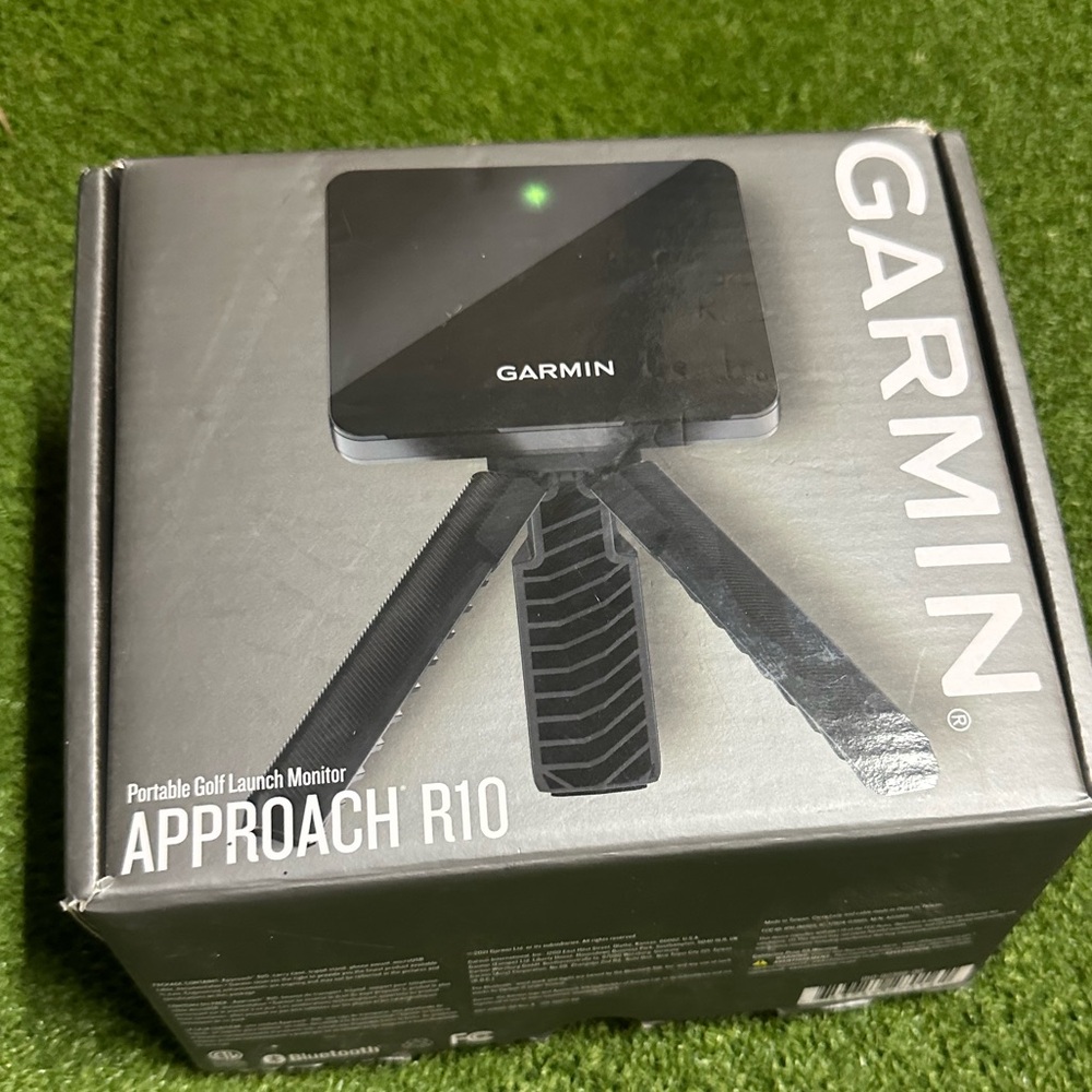 Garmin R10 golf launch monitor